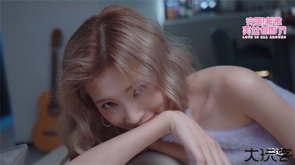 完蛋我被美女包围了